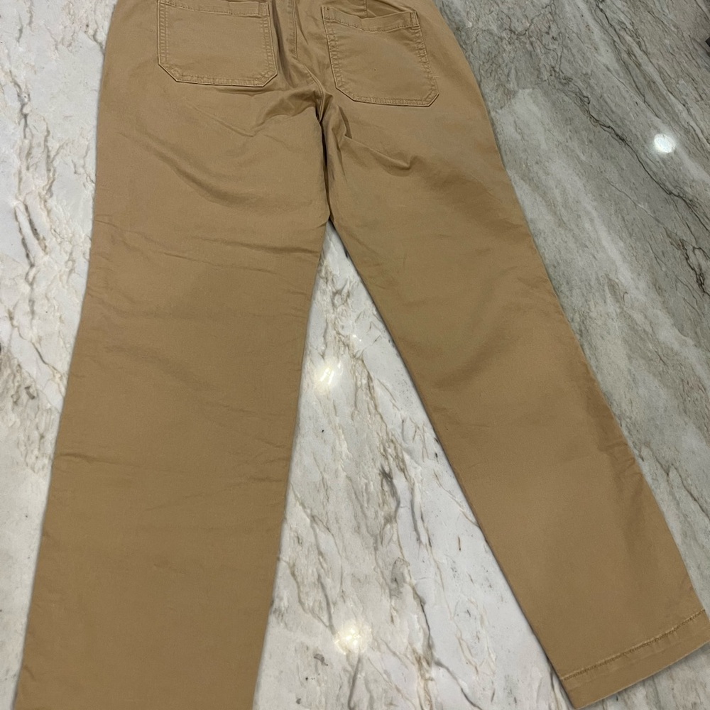 Old Navy khaki cropped pants - Picture 3 of 10
